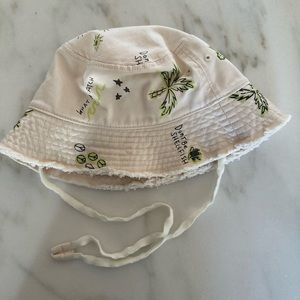 Kids OFFLINE bucket hat. New with Tags.